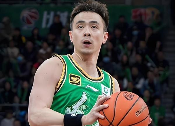 无法忍！辽正式裁掉1米98锋线悍将  10场比赛4场0分